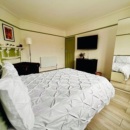 Rest Boutique Golders Green Londra Esterno foto