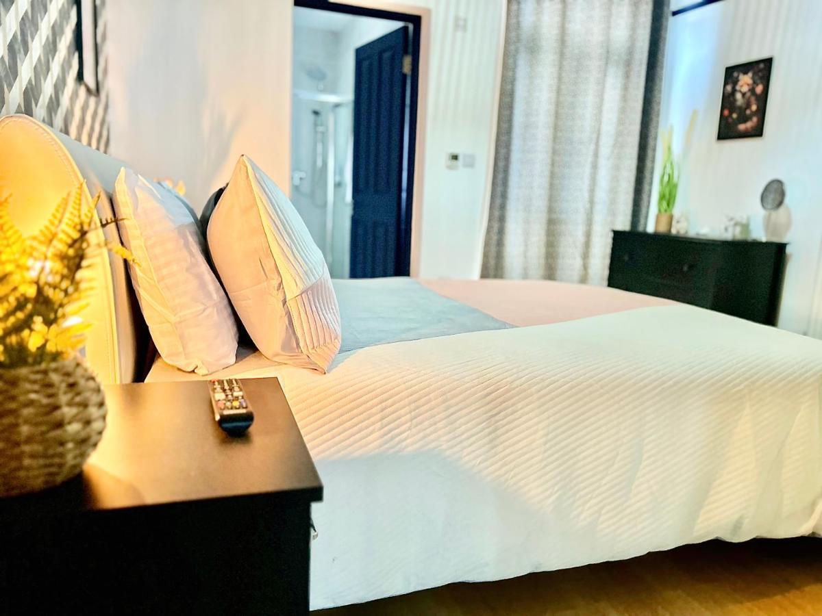 Rest Boutique Golders Green Londra Esterno foto
