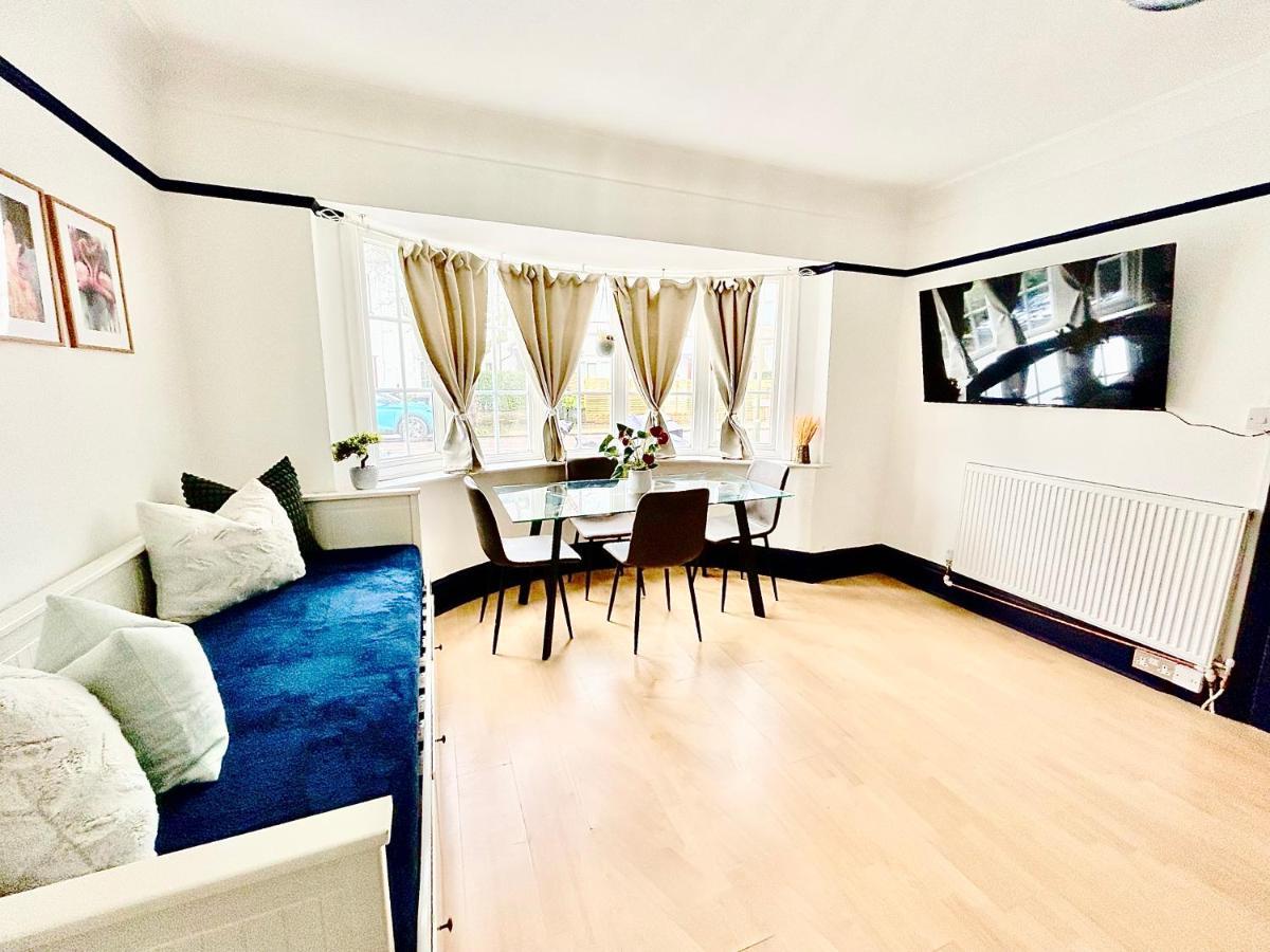 Rest Boutique Golders Green Londra Esterno foto