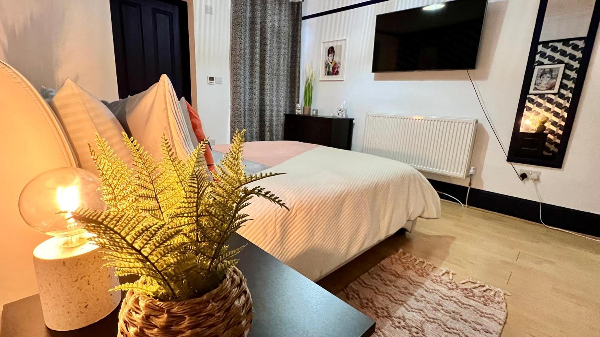 Rest Boutique Golders Green Londra Esterno foto