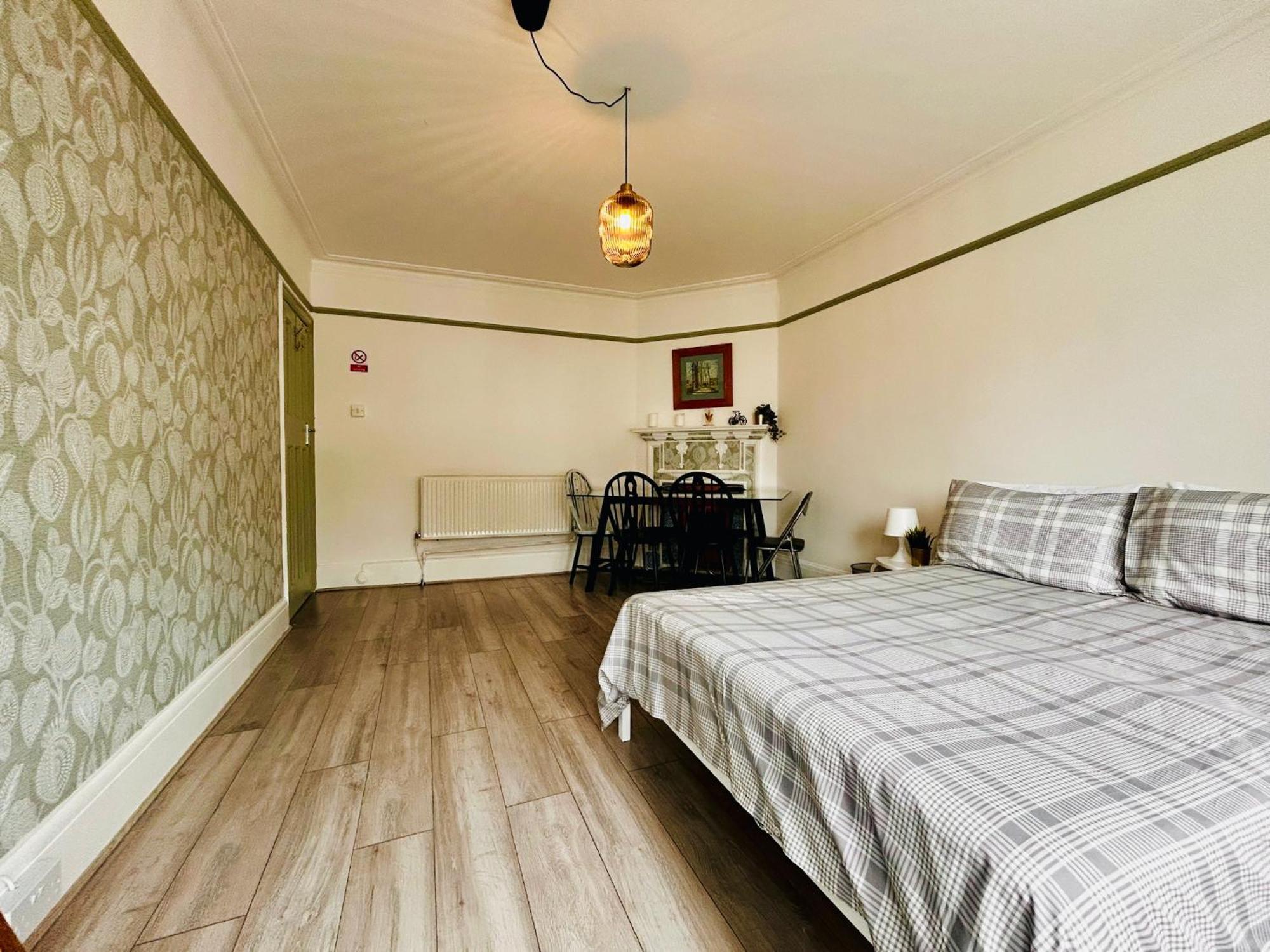 Rest Boutique Golders Green Londra Esterno foto